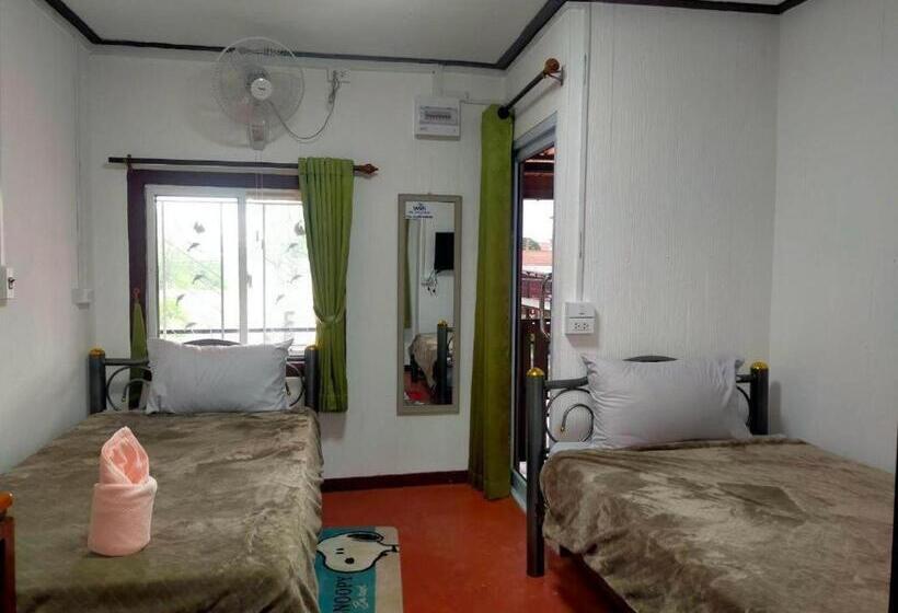 Quarto standart com varanda, Baan Sabaijai Viking Home