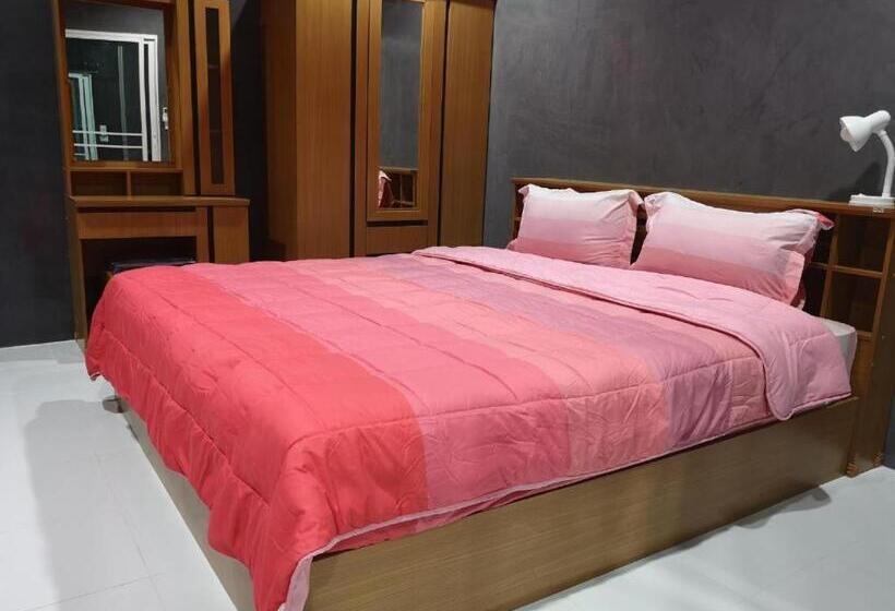 Quarto standart com terraça, Baan Sabaijai Viking Home