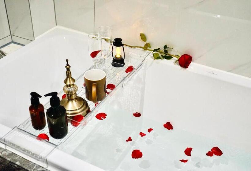 سوییت لوکس, Kunming Dianchi Mideel International Apartment   South Asian Style Fuhai Metro