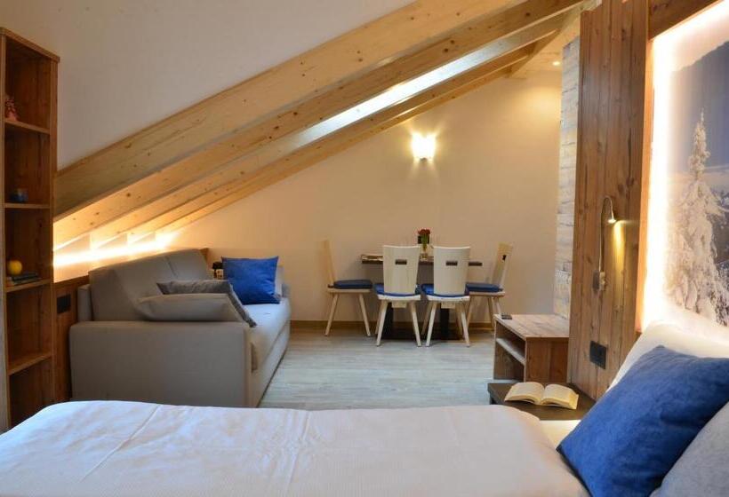 带阳台标准四人间, Aria Alpina Guest House Affittacamere