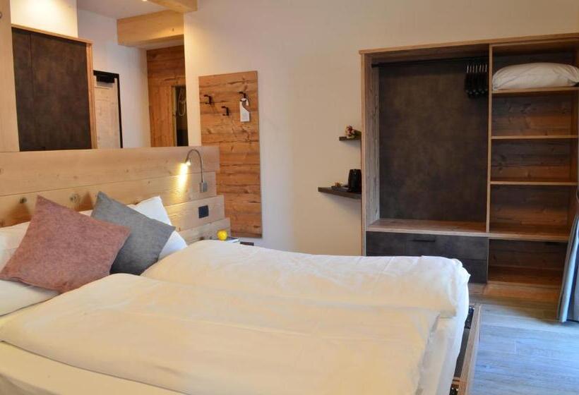 带阳台的豪华间, Aria Alpina Guest House Affittacamere