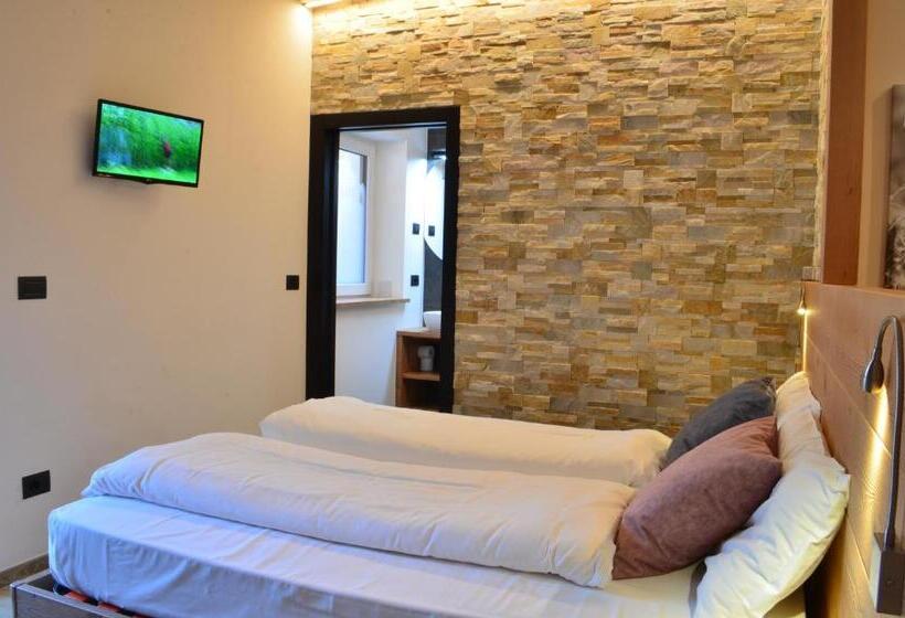 غرفة ديلوكس مزودة بشرفة, Aria Alpina Guest House Affittacamere