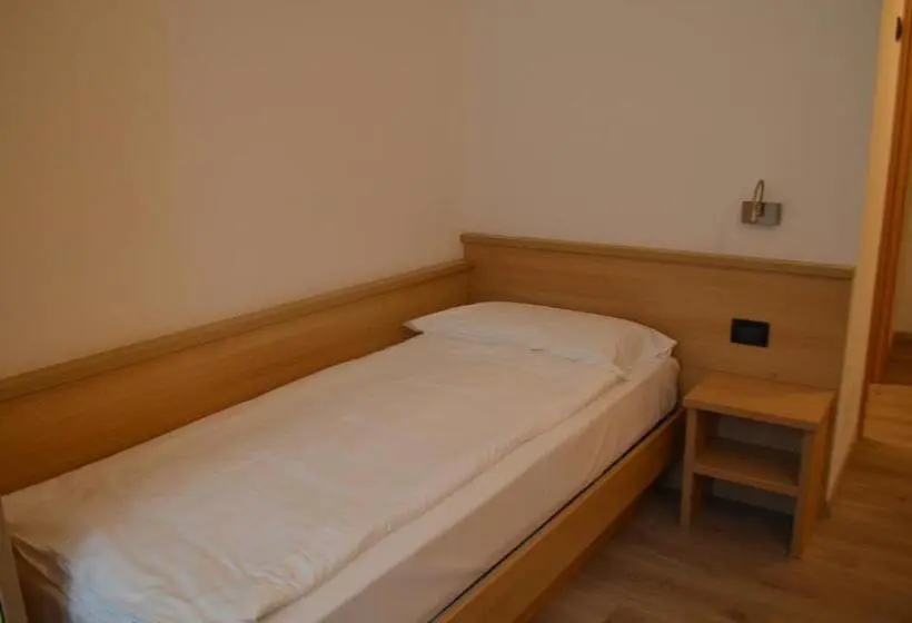 スタンダードシングルルーム, Aria Alpina Guest House Affittacamere