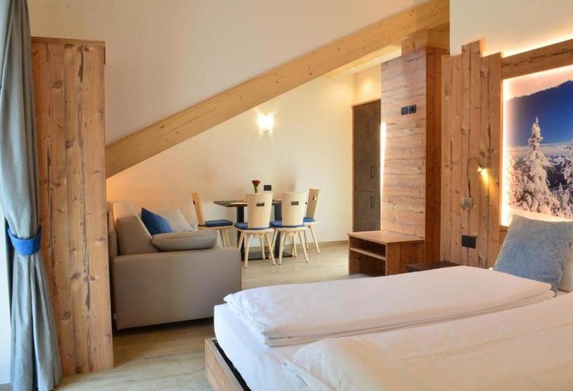 带阳台标准四人间, Aria Alpina Guest House Affittacamere