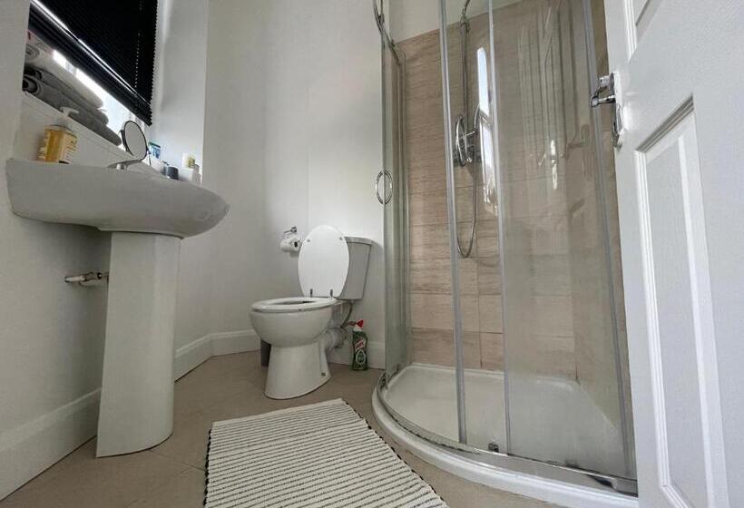 غرفة قياسية فردية, Cork City En Suite Single Room