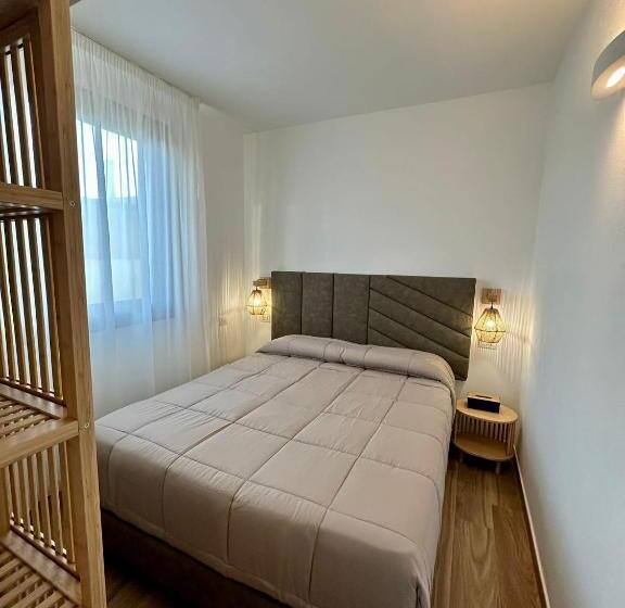 اتاق لوکس, Dome House