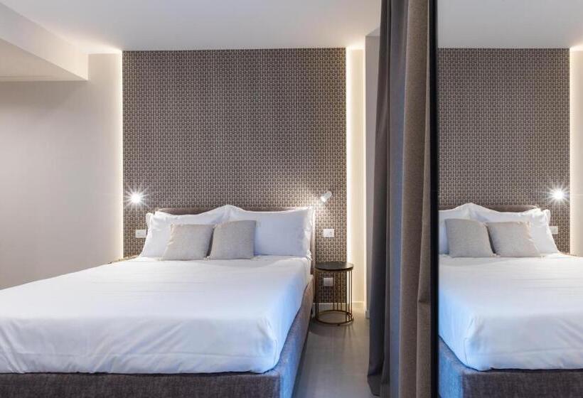 חדר סטנדרט לשלושה עם מרפסת, Il Pumo   Apulian Rooms Bari Savoia