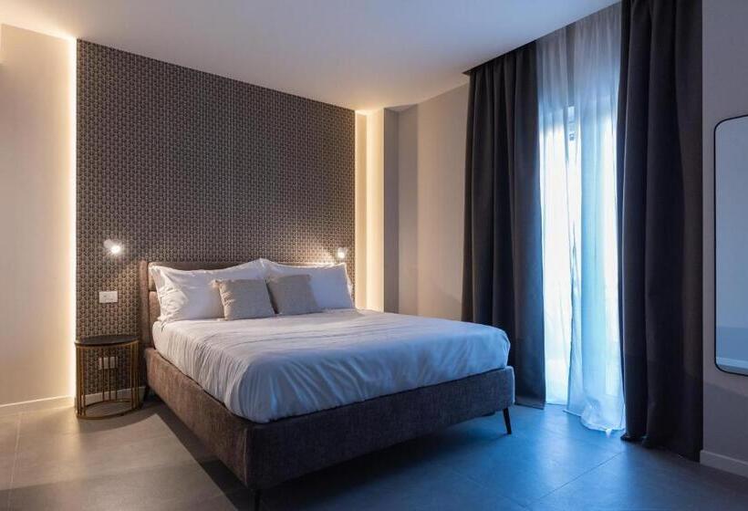 חדר סטנדרט לשלושה עם מרפסת, Il Pumo   Apulian Rooms Bari Savoia