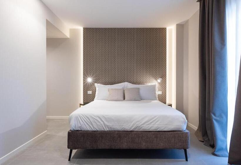 חדר סטנדרט לשלושה עם מרפסת, Il Pumo   Apulian Rooms Bari Savoia