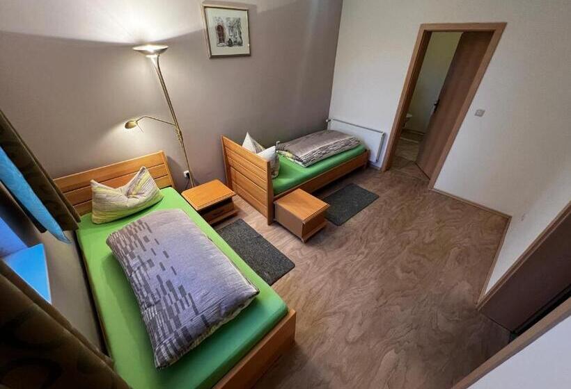 スタンダード4人部屋, Monteurunterkunft Zum Mohr