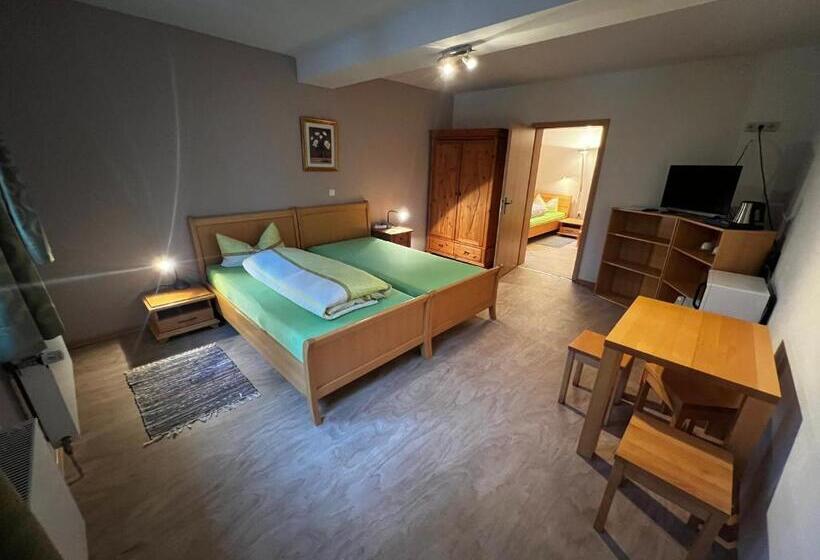 スタンダード4人部屋, Monteurunterkunft Zum Mohr