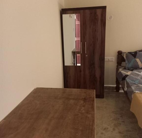 غرفة أساسية, Sai Homestay