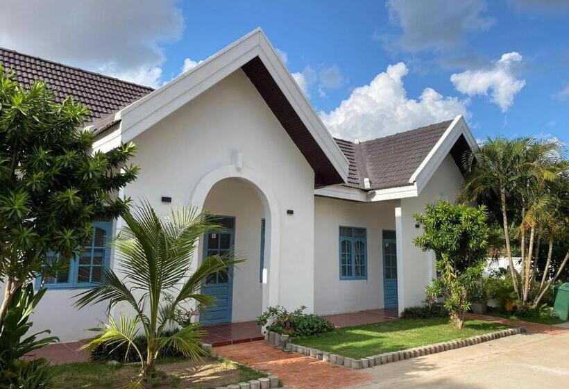 غرفة قياسية مزوَّدة بشُرفة, B2 Hotel Savannakhet