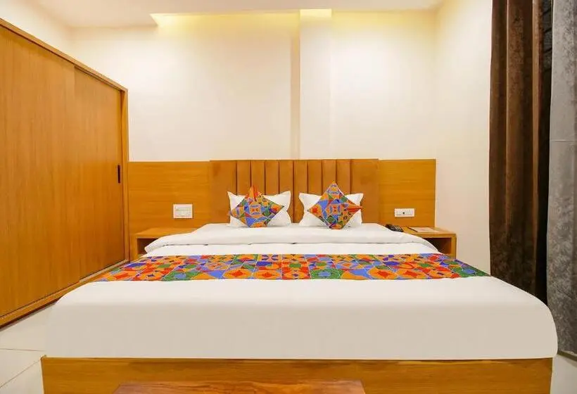 デラックスルーム, Fabhotel The Gravity Inn
