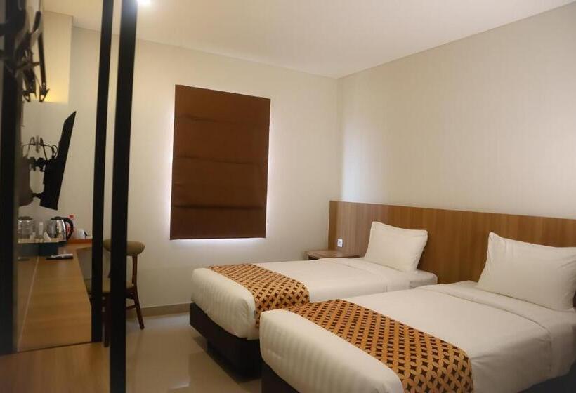 חדר סופריור, Front One Hotel Gombong