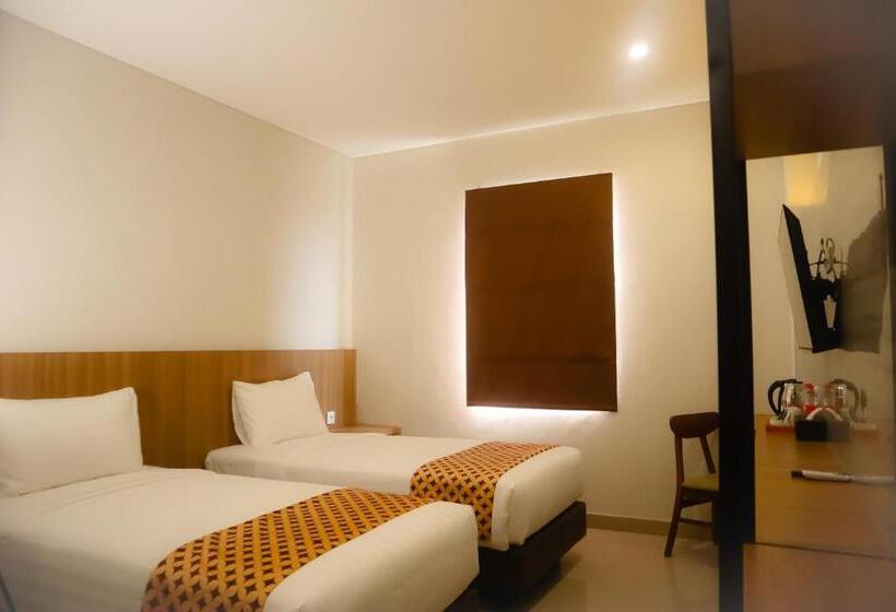 חדר סופריור, Front One Hotel Gombong