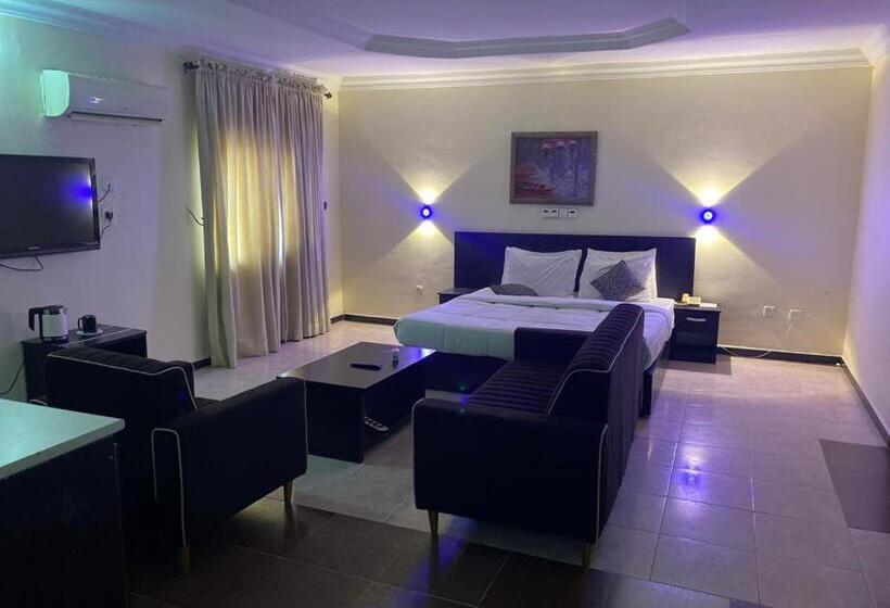 سوییت جونیور, Chateau De La Ray