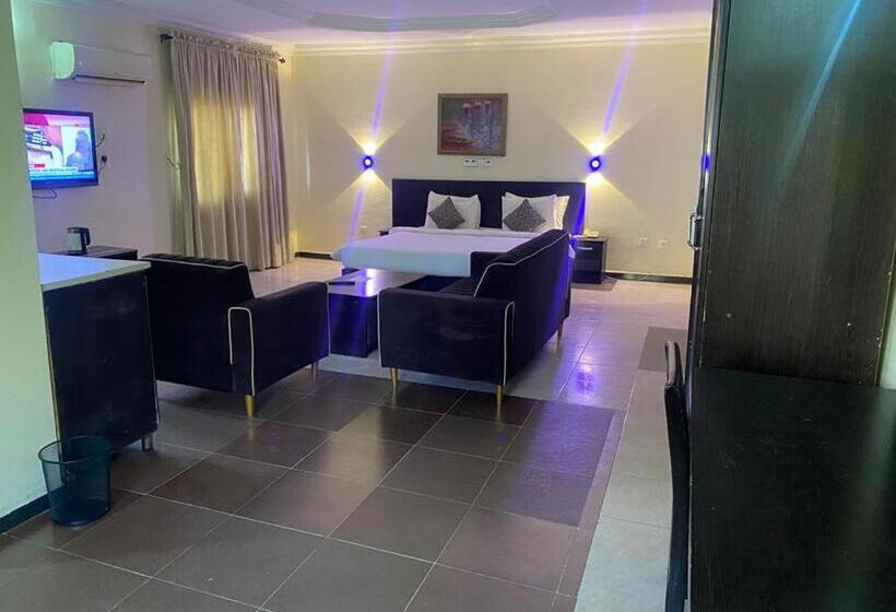 سوییت جونیور, Chateau De La Ray