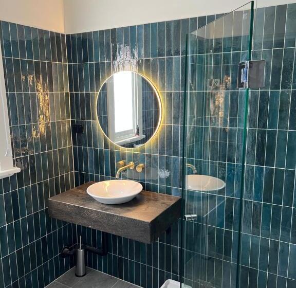 اتاق لوکس, Native Rose