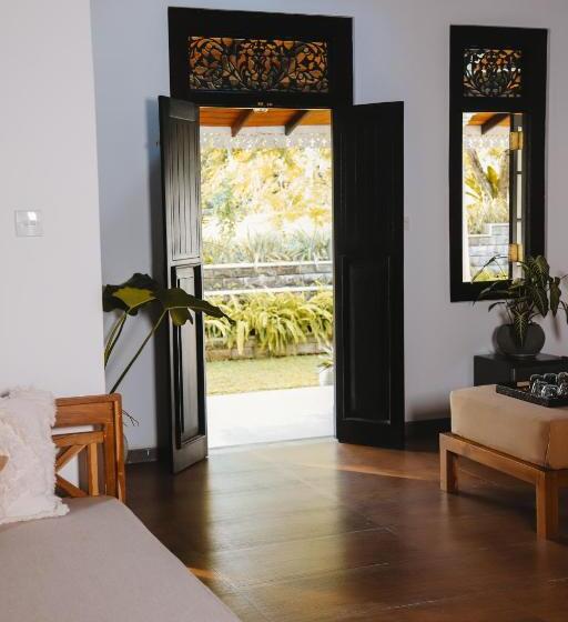 Номер Стандарт Трехместный, Roots Retreat