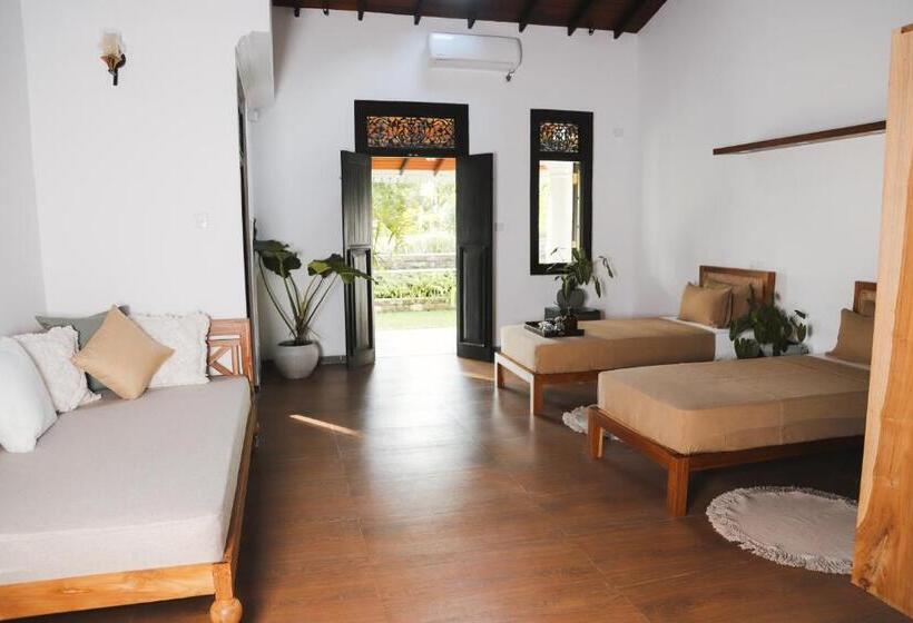 Номер Стандарт Трехместный, Roots Retreat