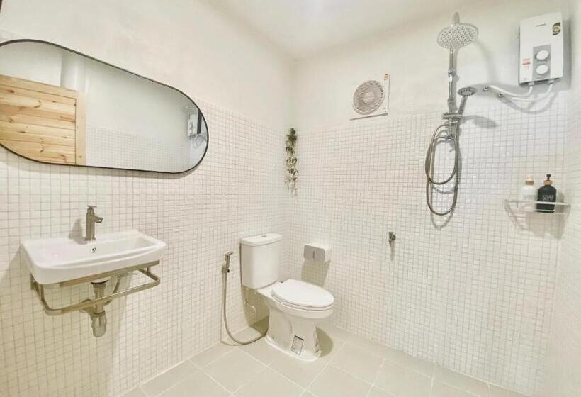 اتاق استاندارد, The O Room