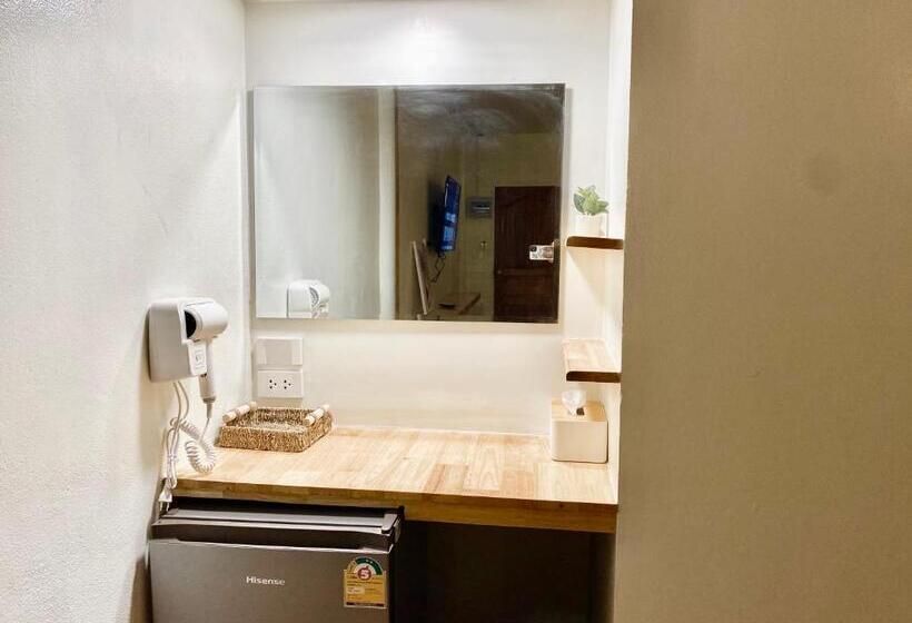 اتاق استاندارد, The O Room