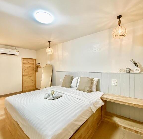 اتاق استاندارد, The O Room