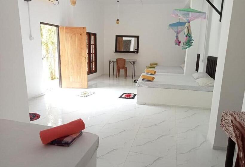 ファミリールーム, Wild Animal Viewpoint Udawalwe