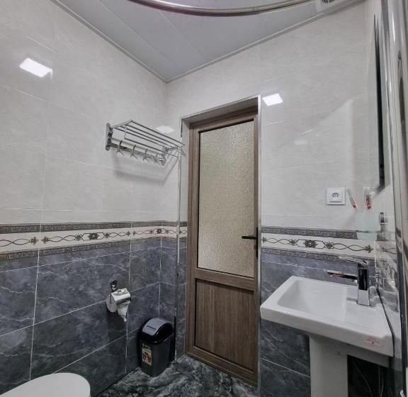 غرفة قياسية ثلاثية, Yasmin