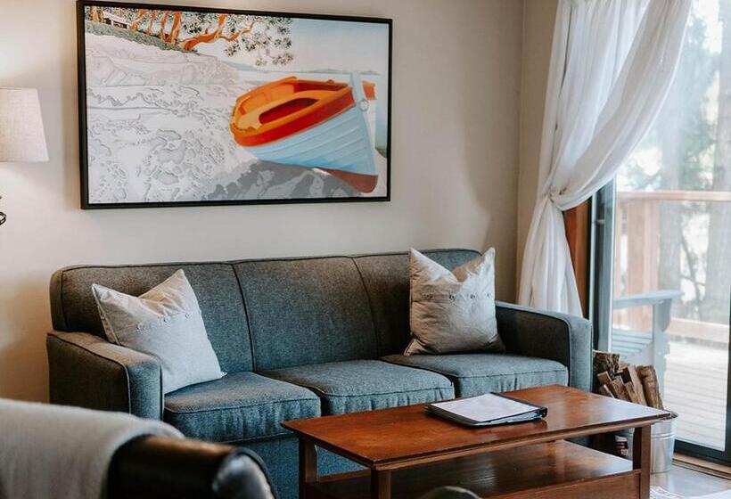 בקתה דלוקס, Page S Resort & Marina