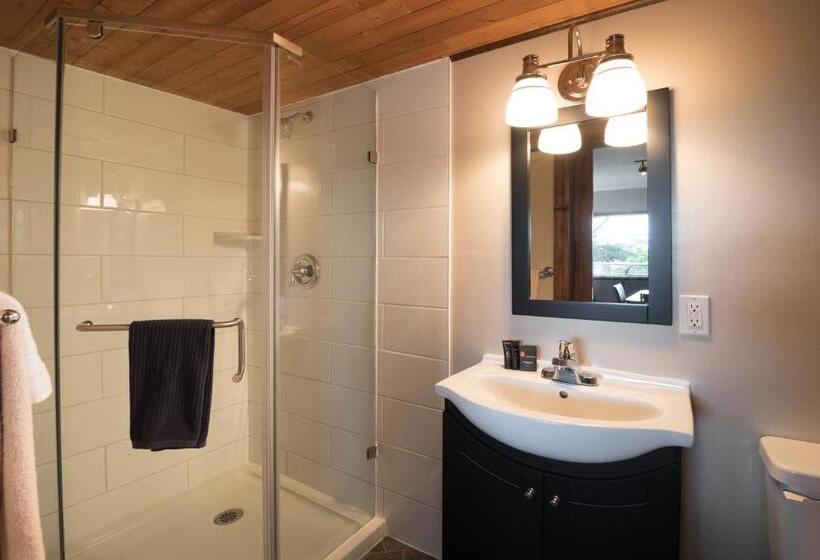 בקתה דלוקס, Page S Resort & Marina