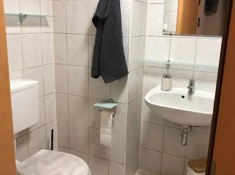 Standard-huone, Gästezimmer Zur Brücke