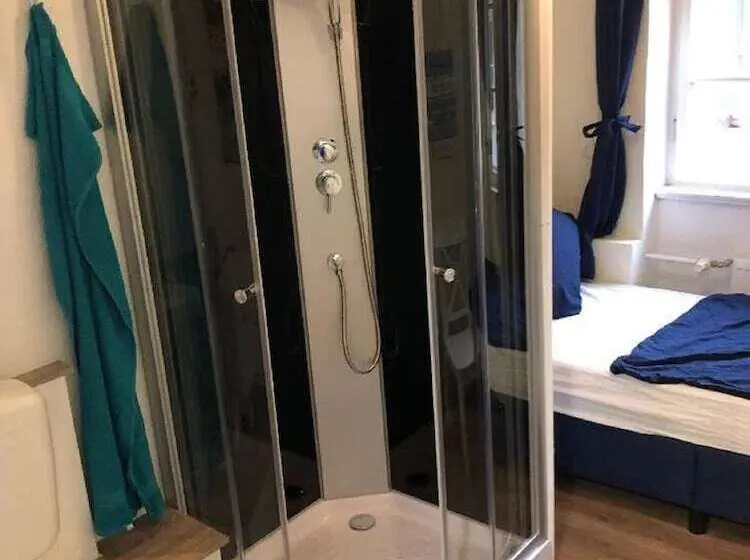 Standard Yhden Hengen Huone, Gästezimmer Zur Brücke