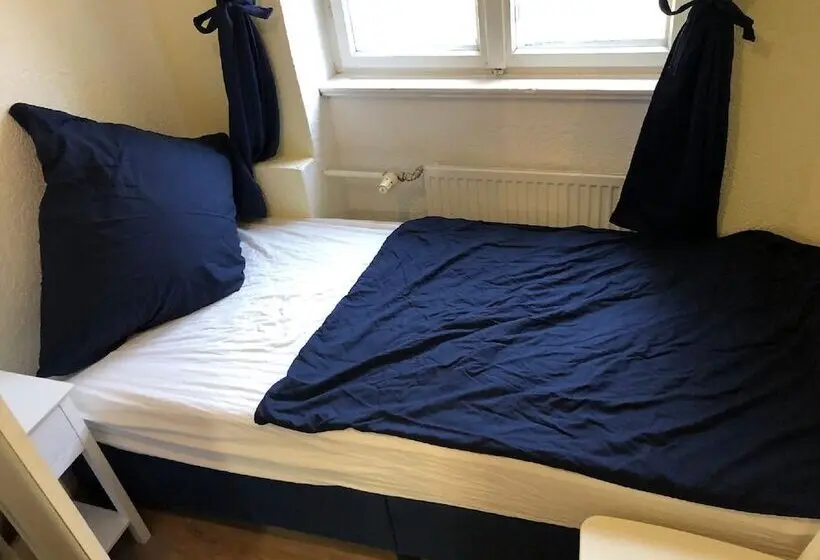 Standard Yhden Hengen Huone, Gästezimmer Zur Brücke