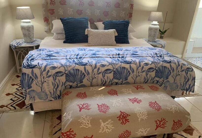 חדר דלוקס, On The Beach