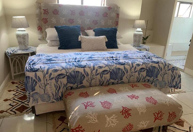 חדר דלוקס, On The Beach