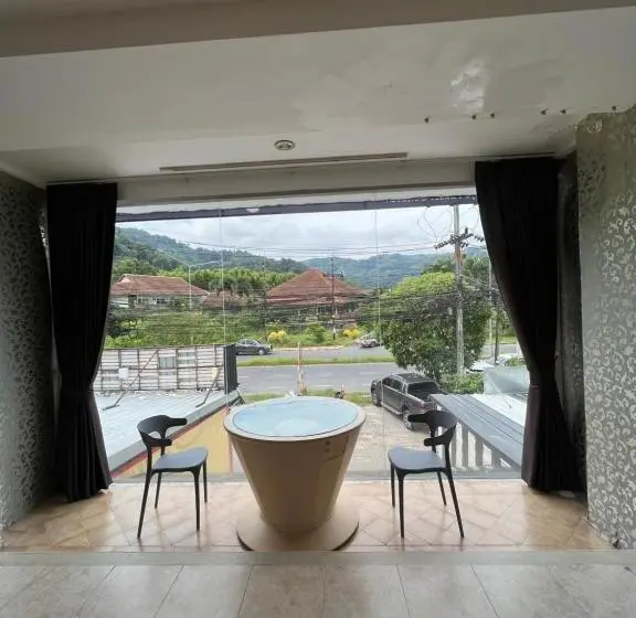 マウンテンビュースタンダードルーム, Petunya Phuket Guest House