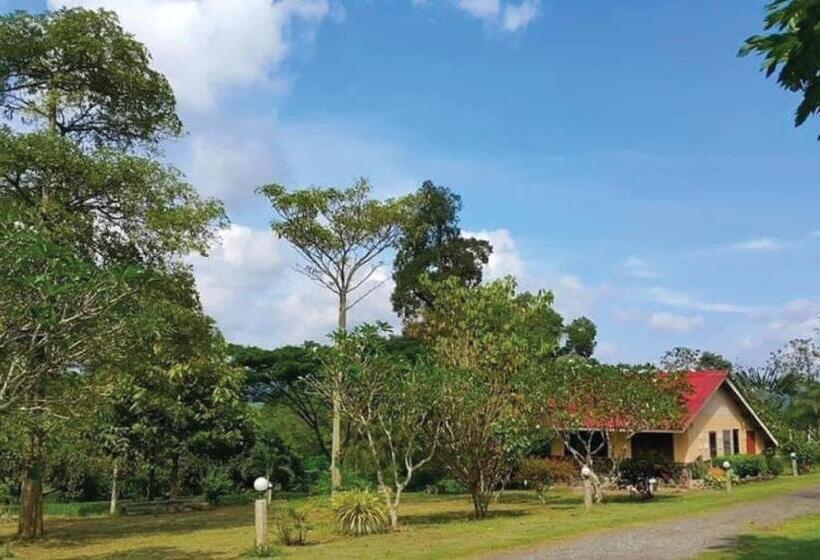 غرفة قياسية رباعية مطلة على الحديقة, Viewsuay Farsai Wangnamkaew