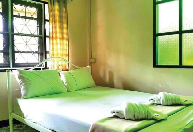 غرفة قياسية رباعية مطلة على الحديقة, Viewsuay Farsai Wangnamkaew