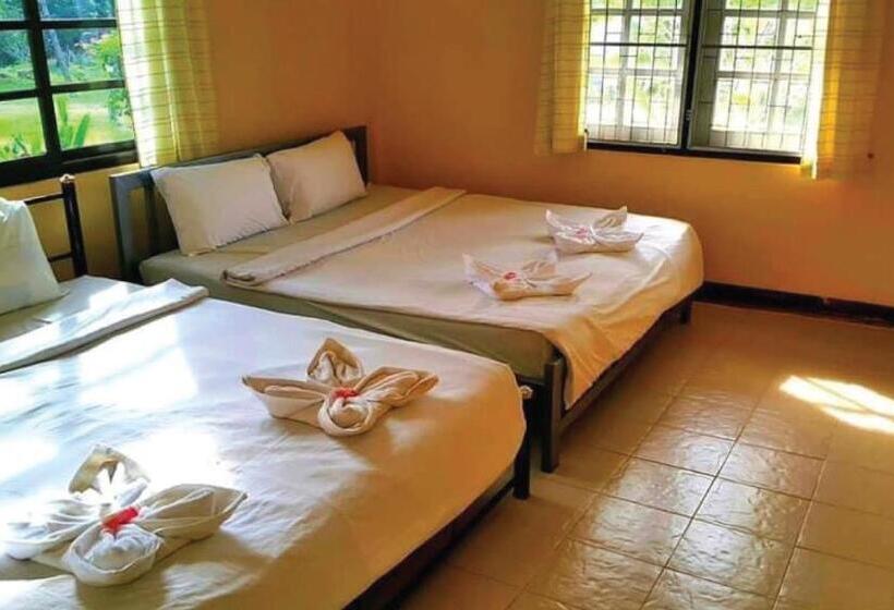 غرفة عائلية, Viewsuay Farsai Wangnamkaew