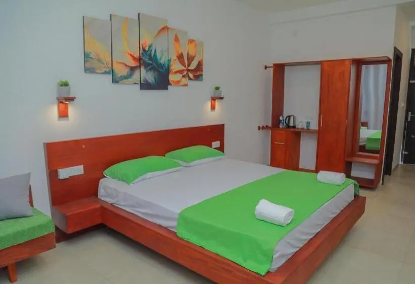 スタンダードトリプルルーム, Travellers Hotel Hikkaduwa