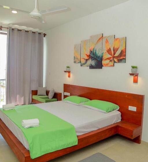 スタンダードトリプルルーム, Travellers Hotel Hikkaduwa