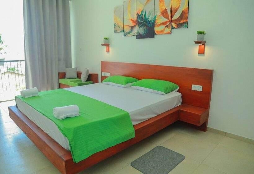 デラックストリプルルーム, Travellers Hotel Hikkaduwa