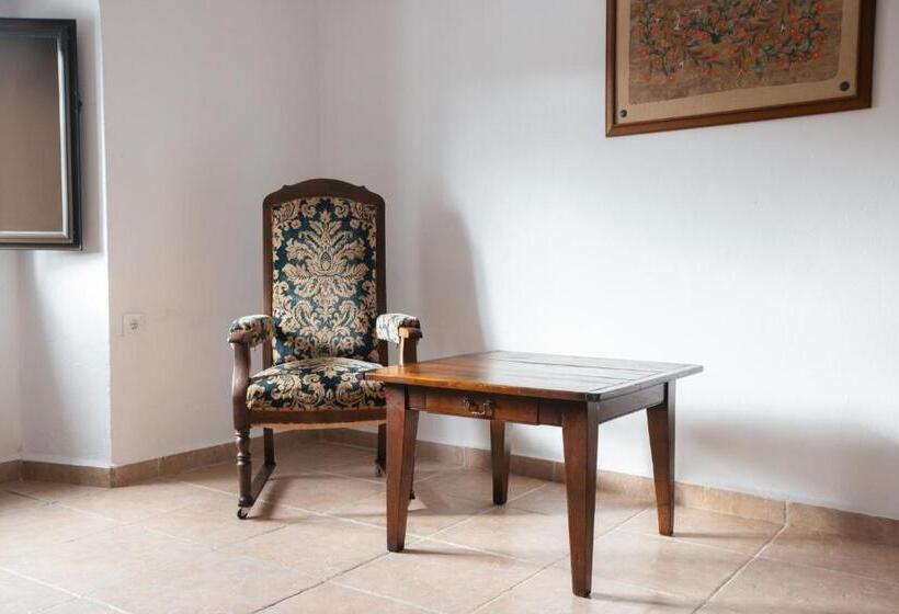 Номер Стандарт с Балконом, Alojamiento El Monasterio