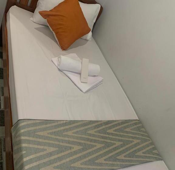 اتاق اکونومی یک تخته, Msg Lodging Home