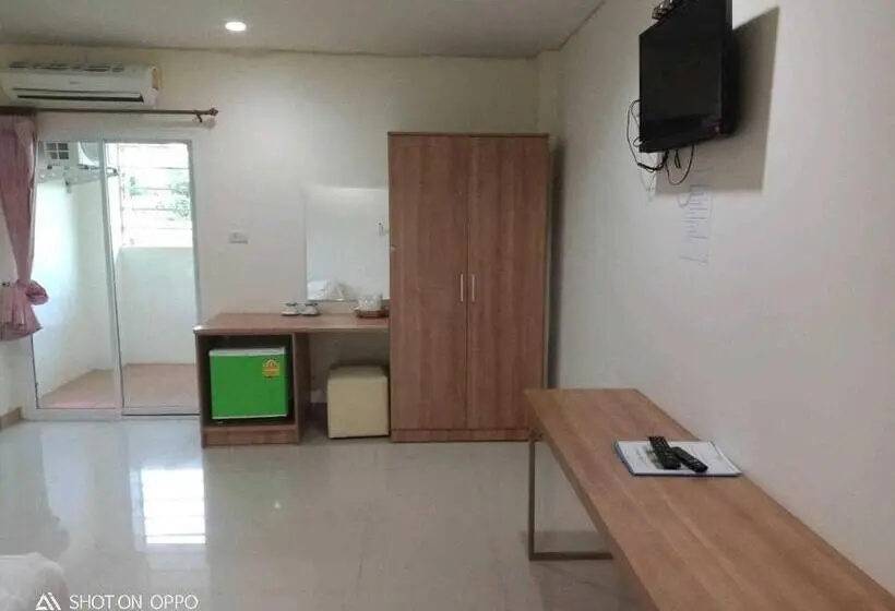 اتاق استاندارد با تخت بزرگ, Bumnsaya Place บุญสะญา เพลส