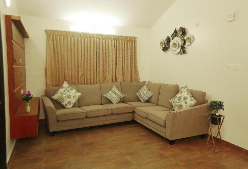 Familjesvit, La Feliz Palacio