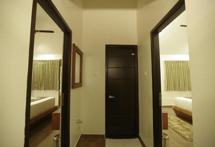 Familjesvit, La Feliz Palacio