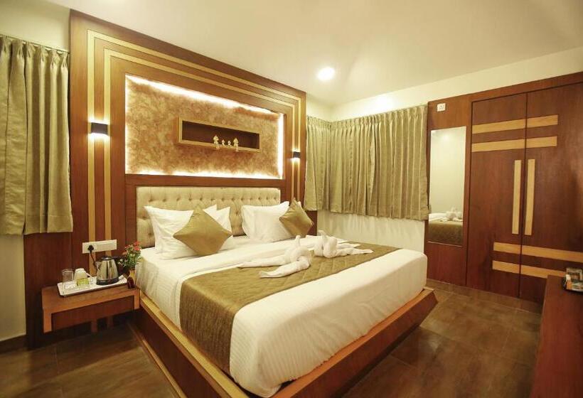 Familjesvit, La Feliz Palacio